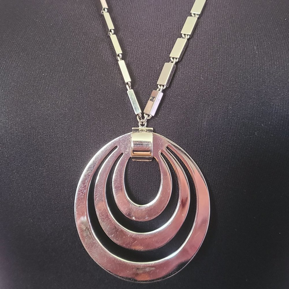 VINTAGE | 1970s Modernist Silver Pendant Necklace